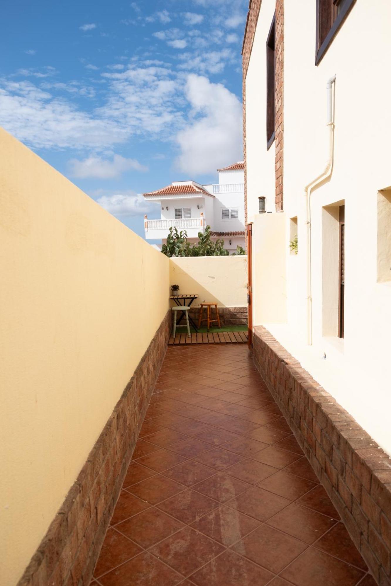 Nisha Apartment San Miguel de Abona Luaran gambar